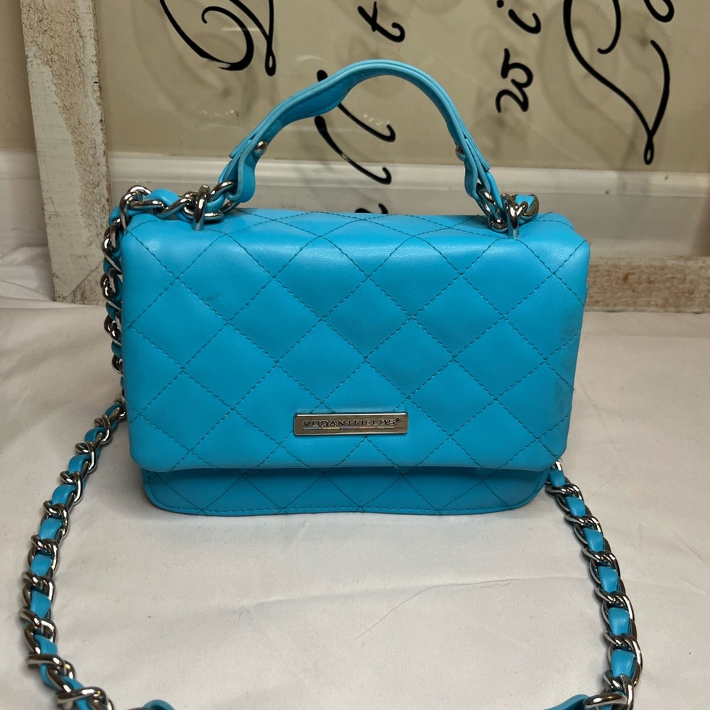 Blue Crossbody Bag with Chain Strap and Quilted Texture